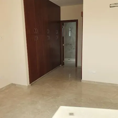 Pervolia Complex, One Bedroom Apartment, No 205 アパート パ フォス